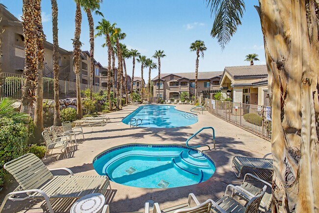 Building Photo - Gated 3 Bedroom condo located just off 215 & Eastern!