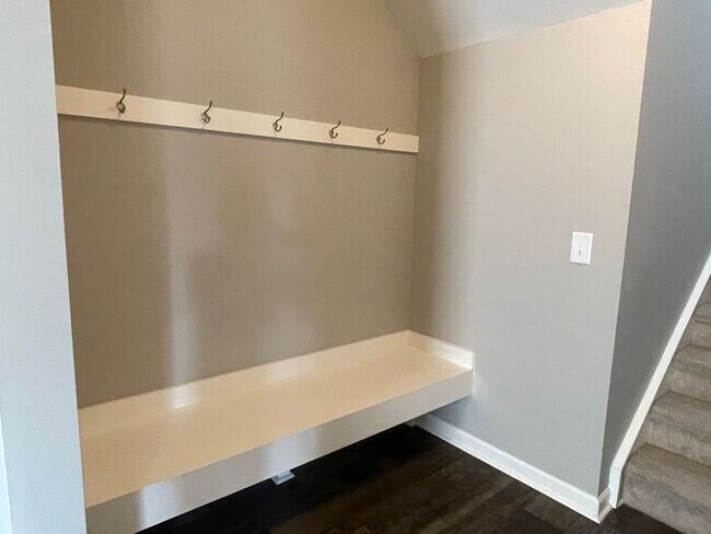 Building Photo - Newer Home in Reedy Fork, SS Appliance, Gr...