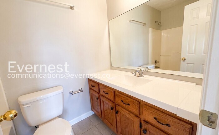 Building Photo - 5669 Kaitlyn Dr W