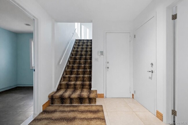 Building Photo - 90 Rodeo Dr