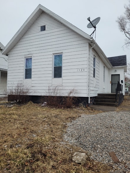 Primary Photo - 1328 Indiana Ave