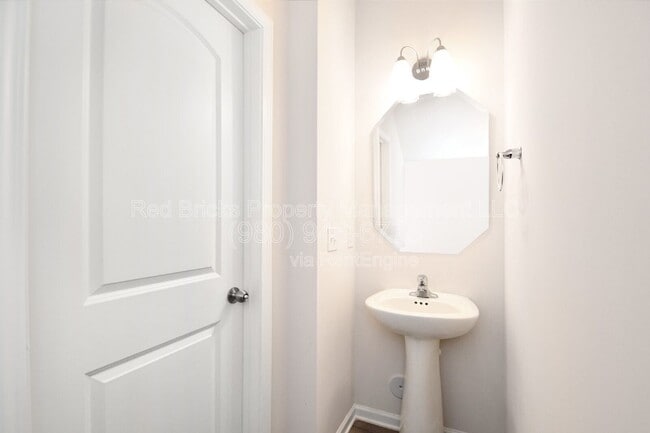 Building Photo - 1227 Southern Sugar Dr