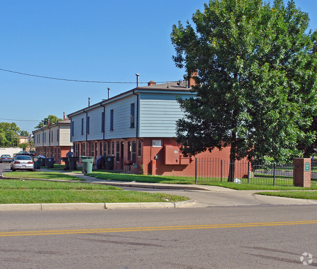 Building Photo - Desoto Base Courts