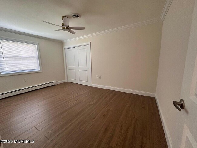 Building Photo - 7 Carlsbad Dr