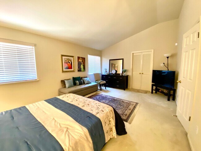 Building Photo - Fully Furnished Single-Family Home in San ...