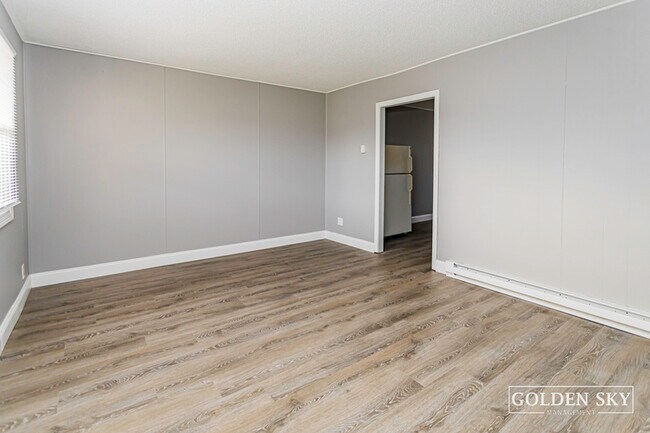 Building Photo - 6304 E Piccadilly Rd