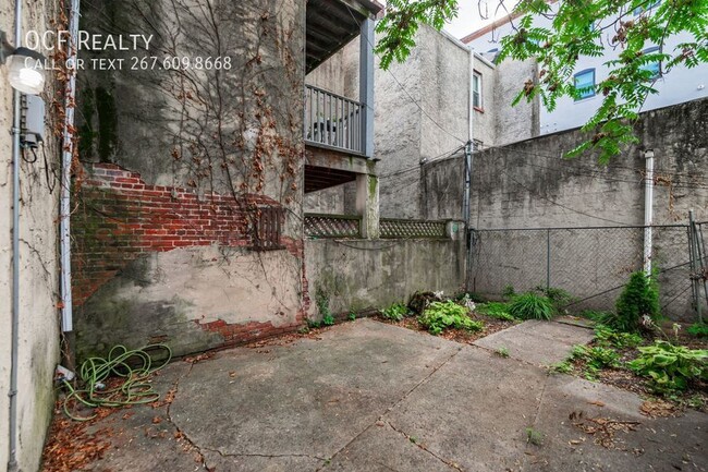 Building Photo - Four Bed Bella Vista Townhome