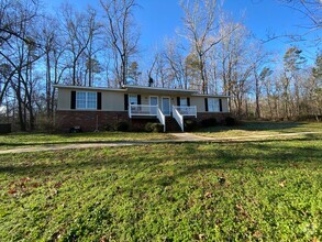 Building Photo - 2 Bedroom 1 Bathroom Duplex in Winterville!