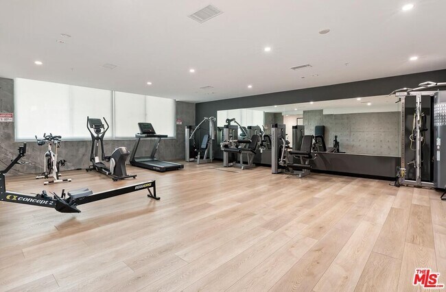 Building Photo - 957 Figueroa Terrace