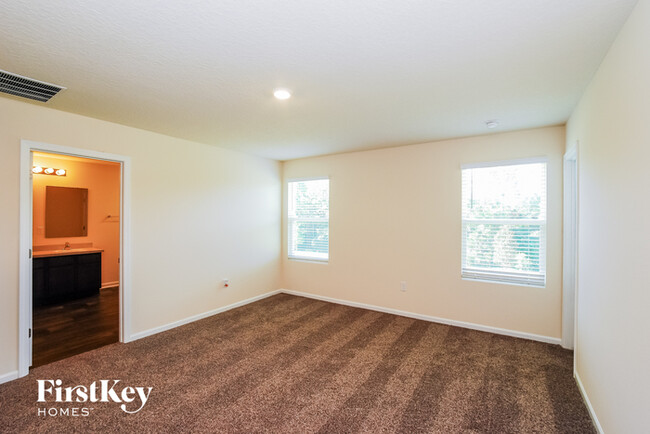 Building Photo - 325 Jarama Cir