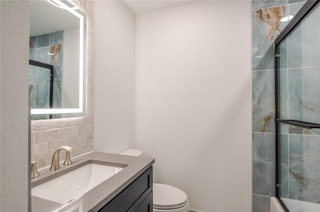 Building Photo - 4712 W Bay Ave