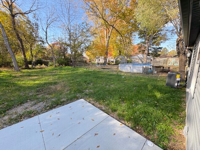 Building Photo - Hillside Dr