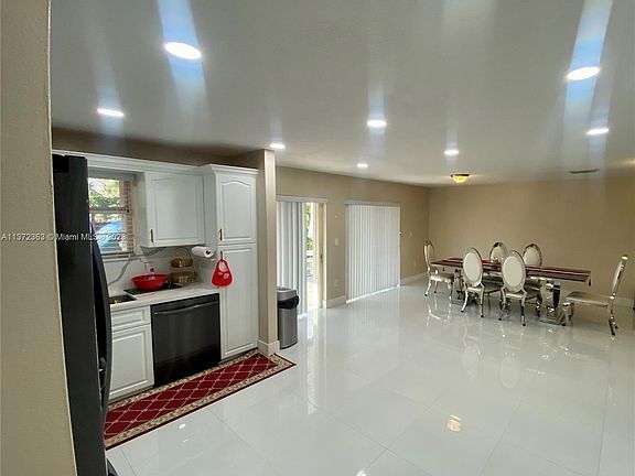 Building Photo - 8568 SW 211th Ter