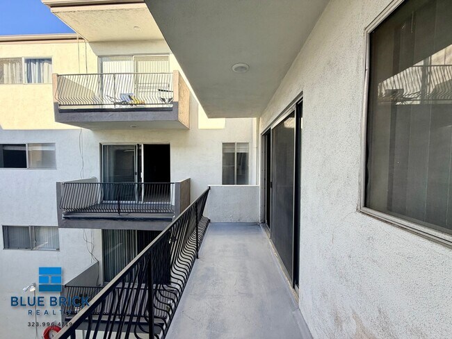 Building Photo - 12325 Chandler Blvd