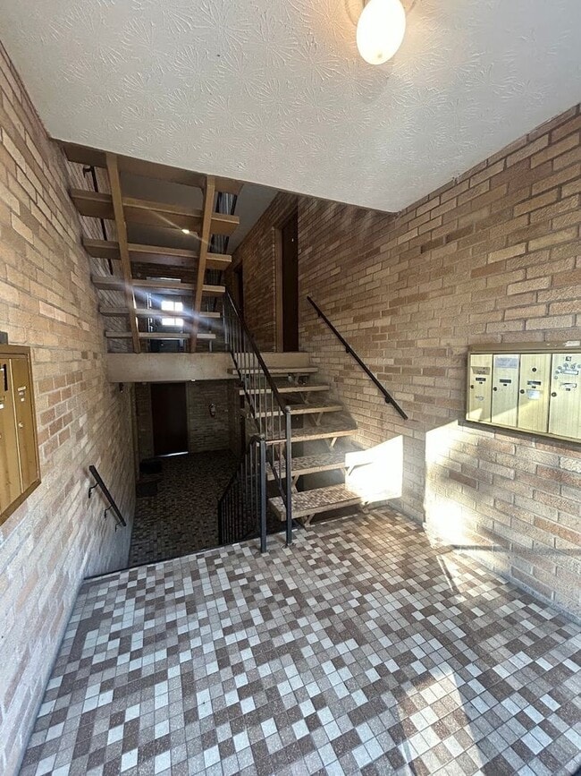 Interior Photo - 830 Nebraska Ave