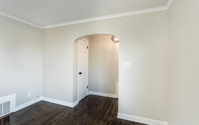 Building Photo - 2750 N 61st St