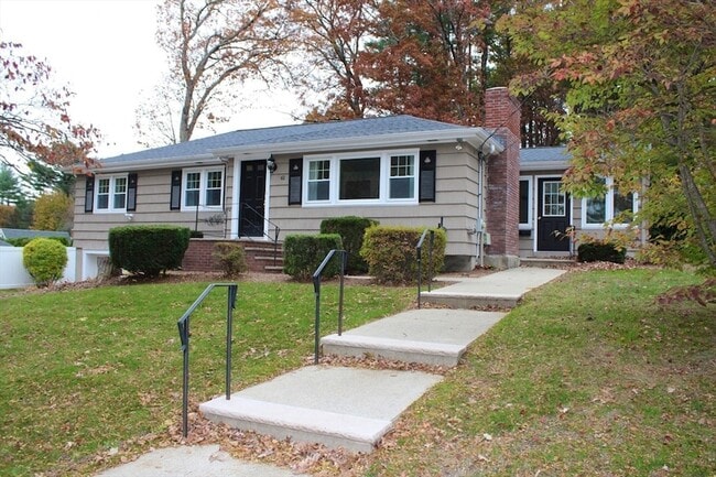 Building Photo - 61 Alton St