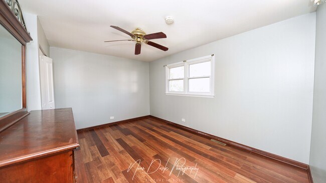Building Photo - 7913 N Nordica Ave