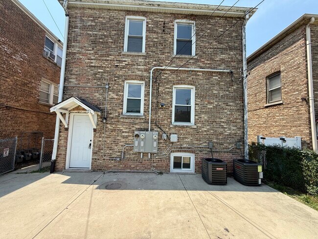 Building Photo - 1637 Elmwood Ave