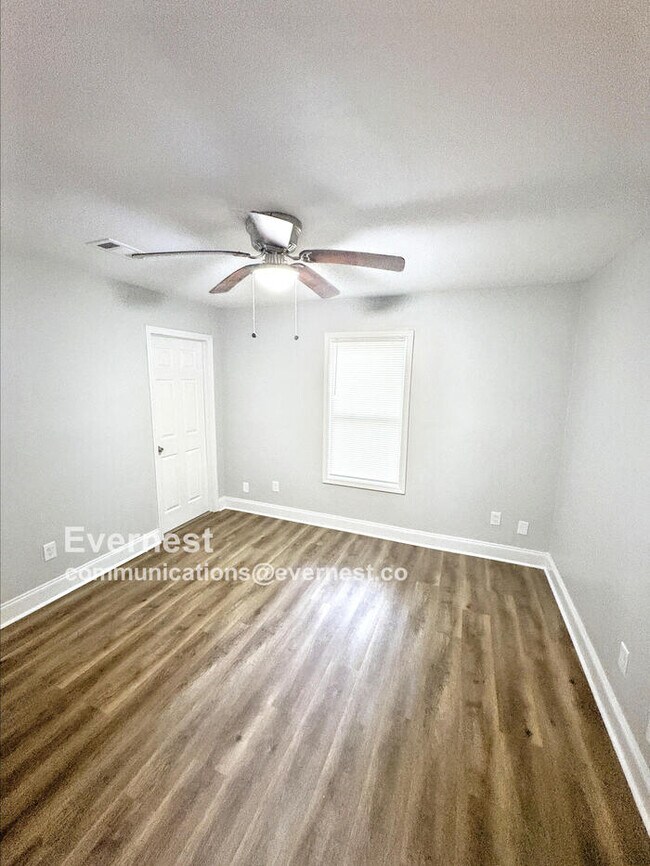 Building Photo - 2228 Jernigan Dr SE