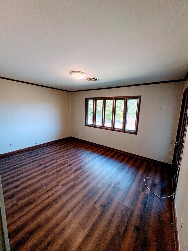 Building Photo - 189 Pinmar Ln