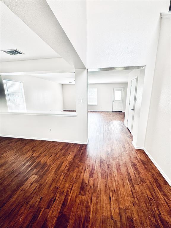 Building Photo - 303 Wegstrom St