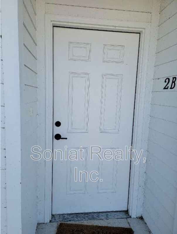 Building Photo - 4504 Pontchartrain Dr