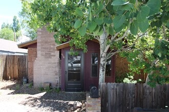 Building Photo - Charming Single-Story Home Near NAU | Fenced Yard + Fireplace