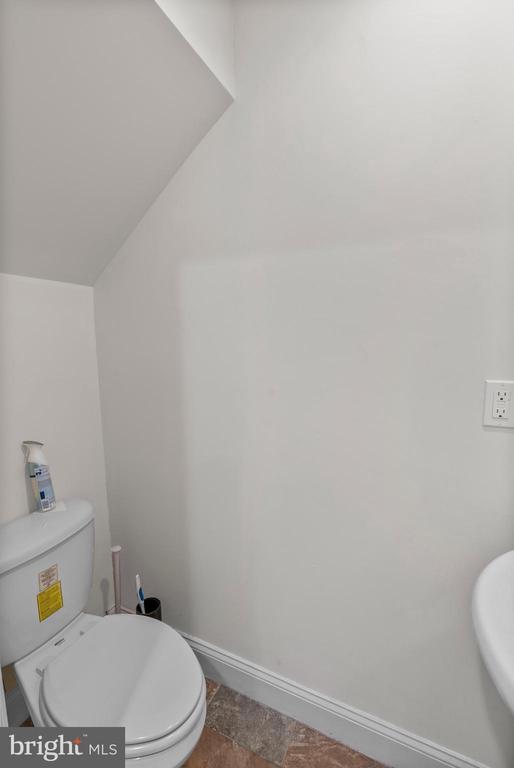 Building Photo - 402 E Fort Ave