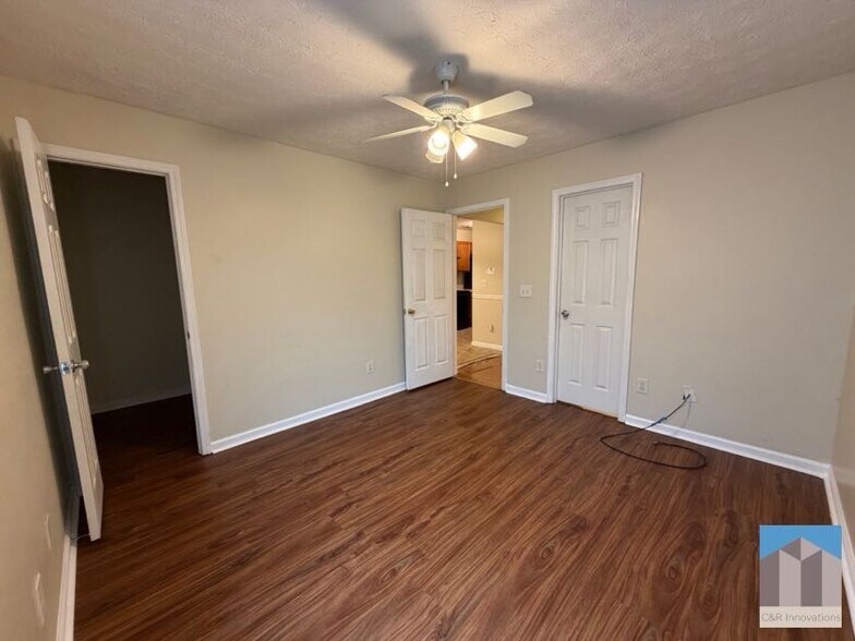 Building Photo - 5196 Tew Ln SW