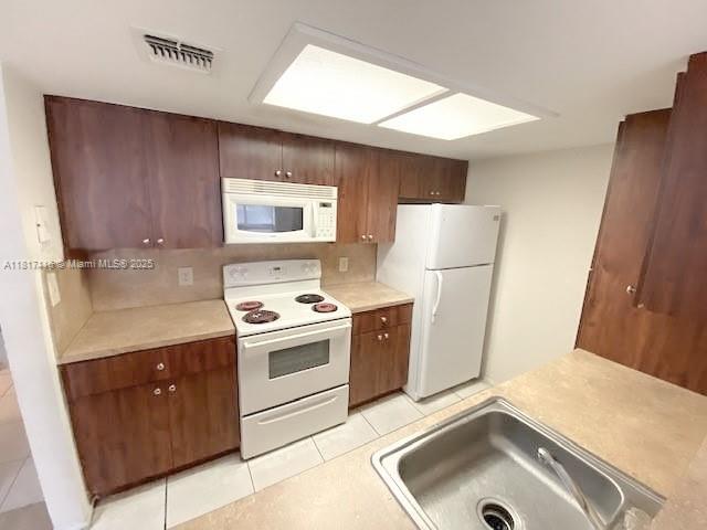 Building Photo - 8423 Coral Lake Way