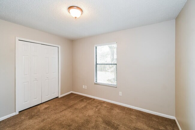 Building Photo - 1545 Kingfisher Blvd