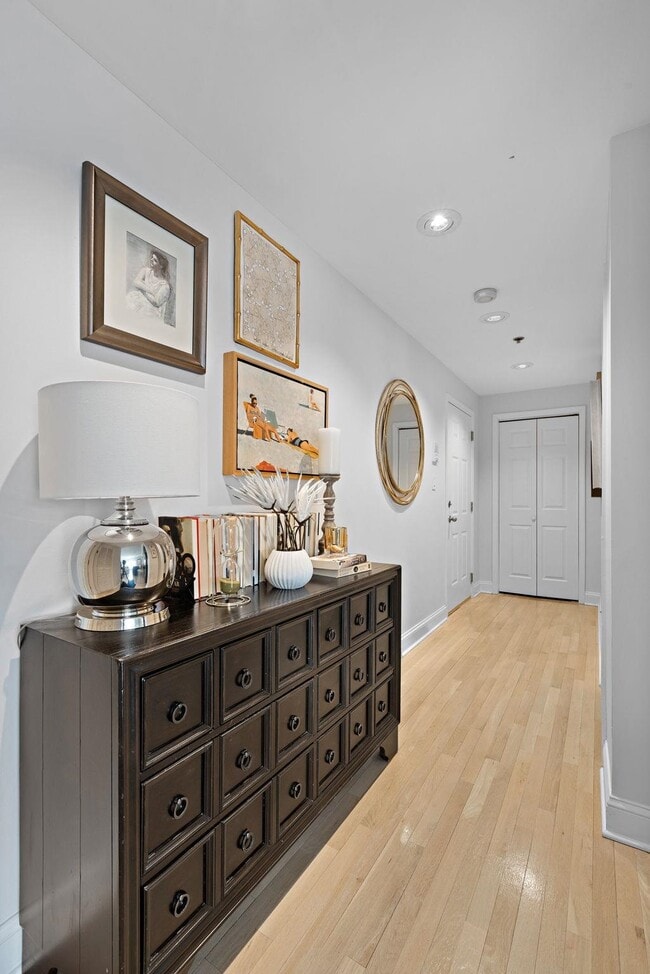 Building Photo - 99 PARK Ave