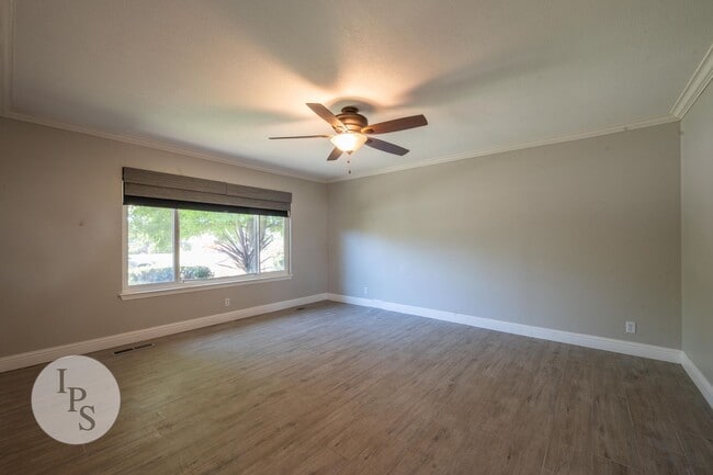 Building Photo - Fresno Eastside Home, 3BR/2BA, Near CSUF –...