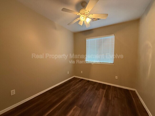 Building Photo - 5021 N 18th Ave