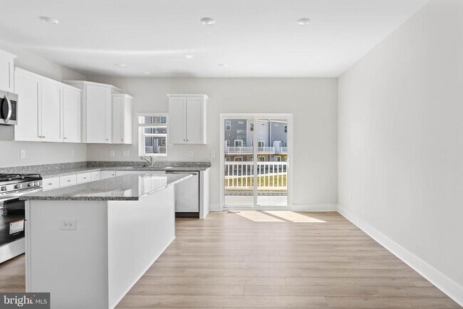 Building Photo - 29427 Oxford Dr