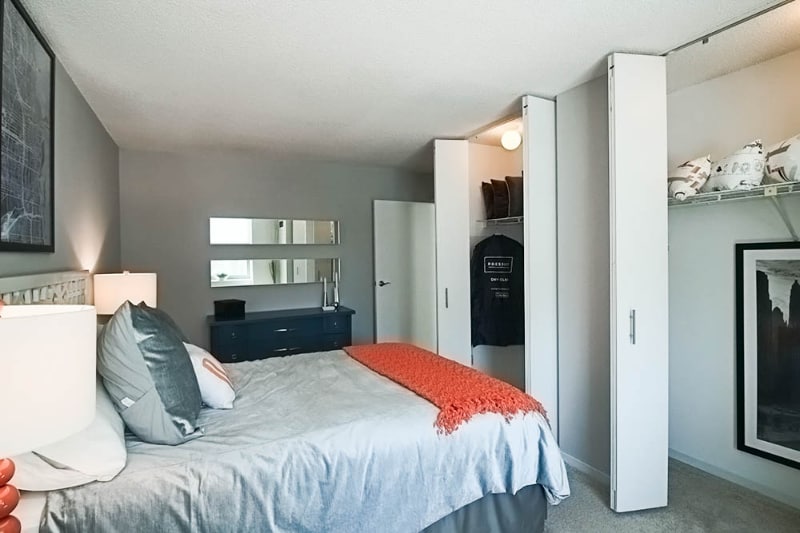 Building Photo - 77 N Clark St