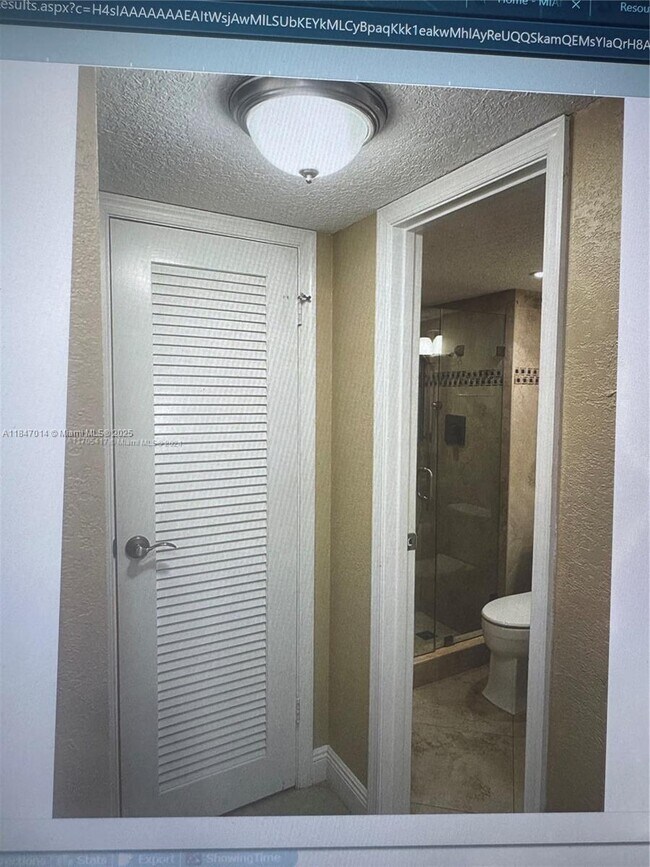 Building Photo - 3100 W Rolling Hills Cir