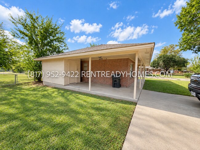 Building Photo - 2528 Pinon Ct