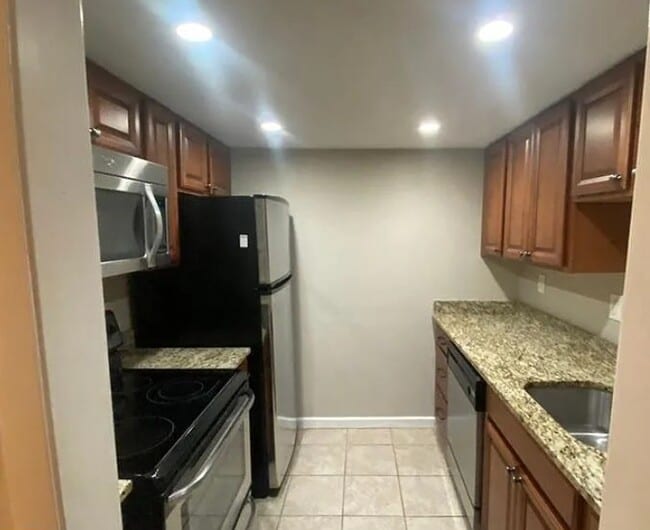 Building Photo - 3099 Reeves St