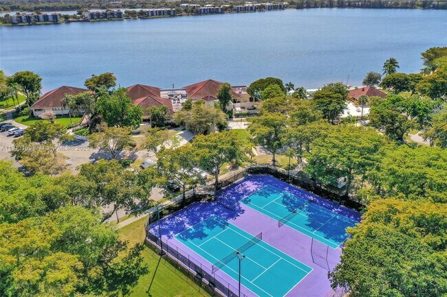 Building Photo - 117 Lake Emerald Dr