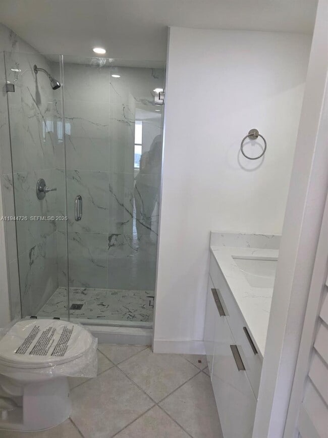 Building Photo - 18151 NE 31st Ct