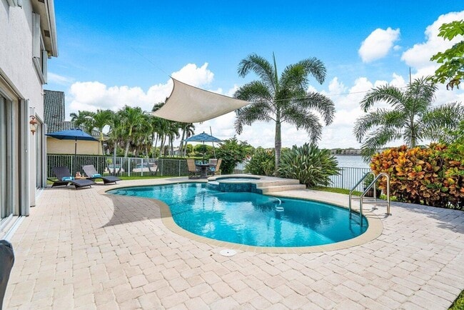 Building Photo - 10290 NW 60th Pl