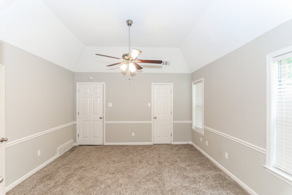Building Photo - 5896 Pipers Green Ln