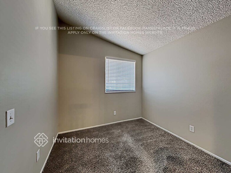 Building Photo - 14327 Green Vista Dr