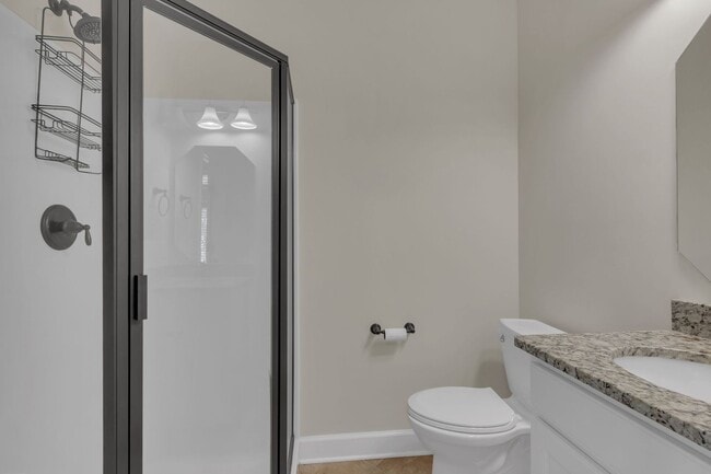 Building Photo - Charming Townhome in the Heart of Berry Fa...