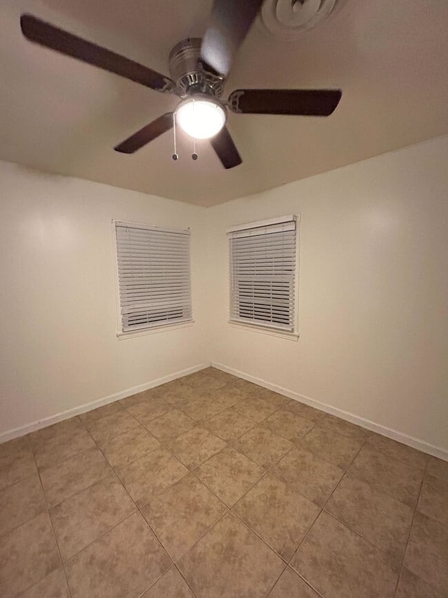 Building Photo - Cozy Home For Rent