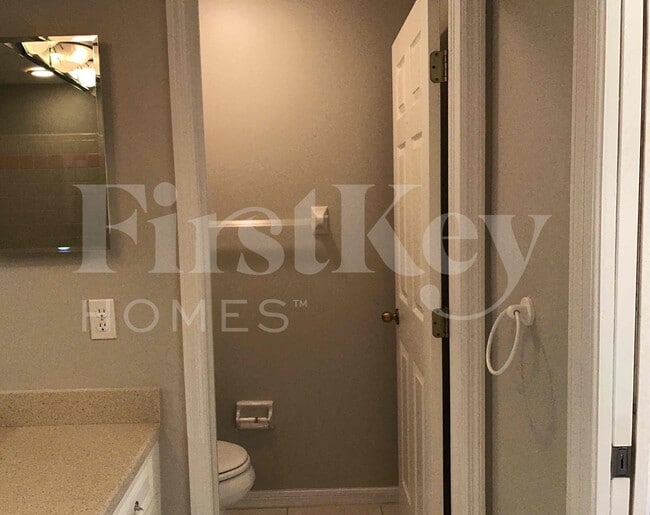 Building Photo - 18205 Apple Rd