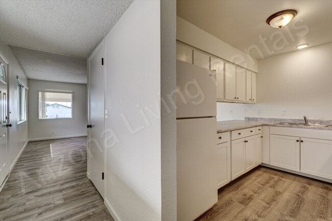 Building Photo - SAND870