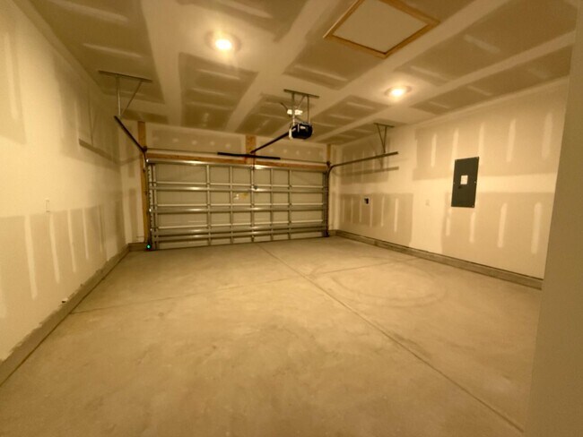 Building Photo - 4819 Hopespring St